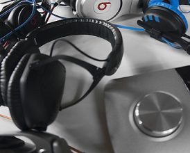 Why don't phones have headphone jacks anymore?