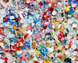 Could smartphones stop using plastic?